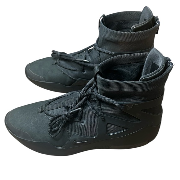 Fear of God x Nike
Air 1 'Triple Black' Sneakers
Men's Size: 14 - Picture 1 of 7